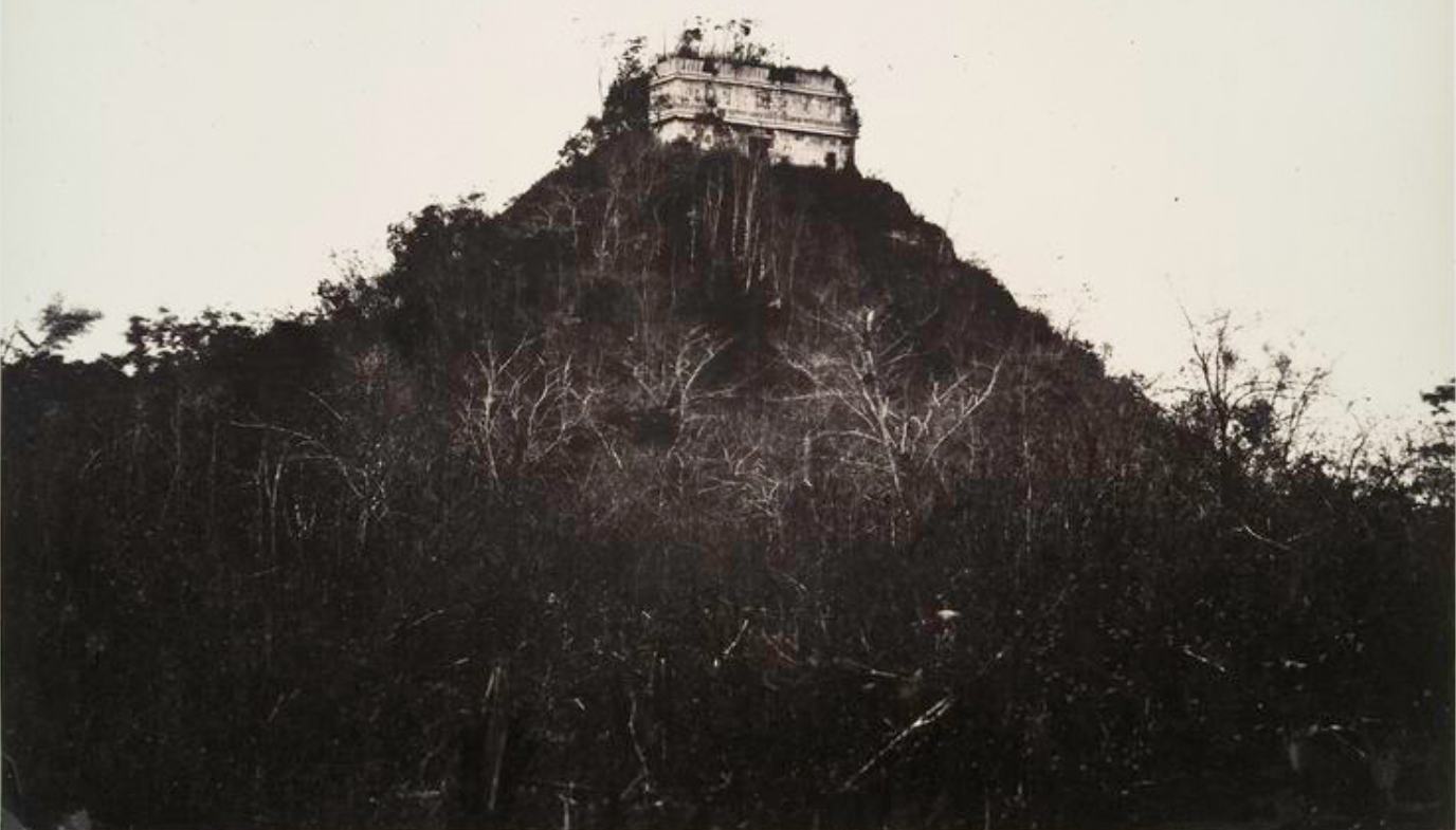 Así estaba la pirámide cuando fue fotografiada por Désiré Charnay.