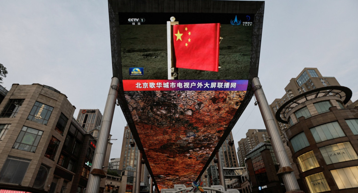 China izó su bandera en el lado oculto de la Luna