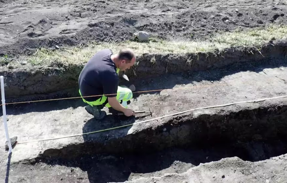 Un granjero noruego encontró un túmulo inusual en su campo que solía interferir con la siembra anual