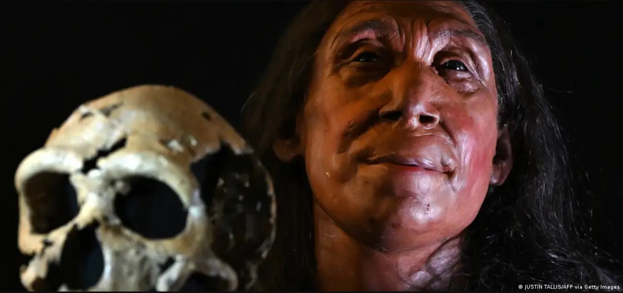 Desde la reconstrucción del cráneo, cabeza y cara de una mujer neandertal