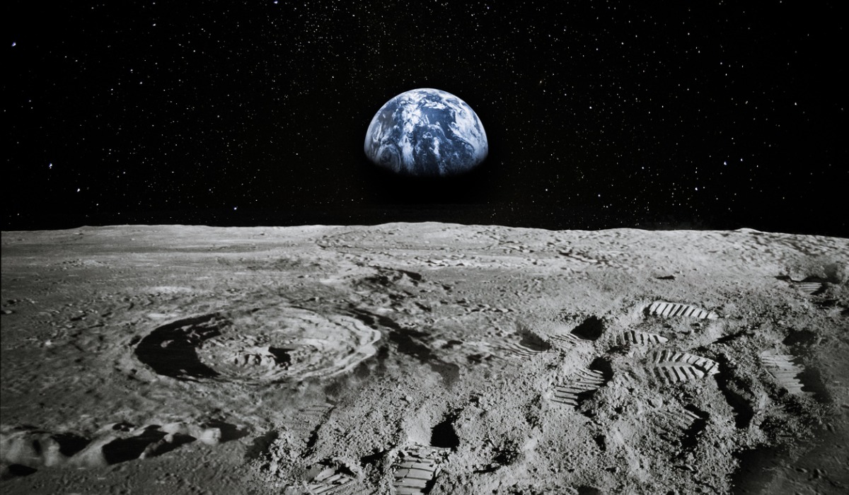 La teoría más aceptada es que la Luna nació tras el choque de otro planeta contra la Tierra.