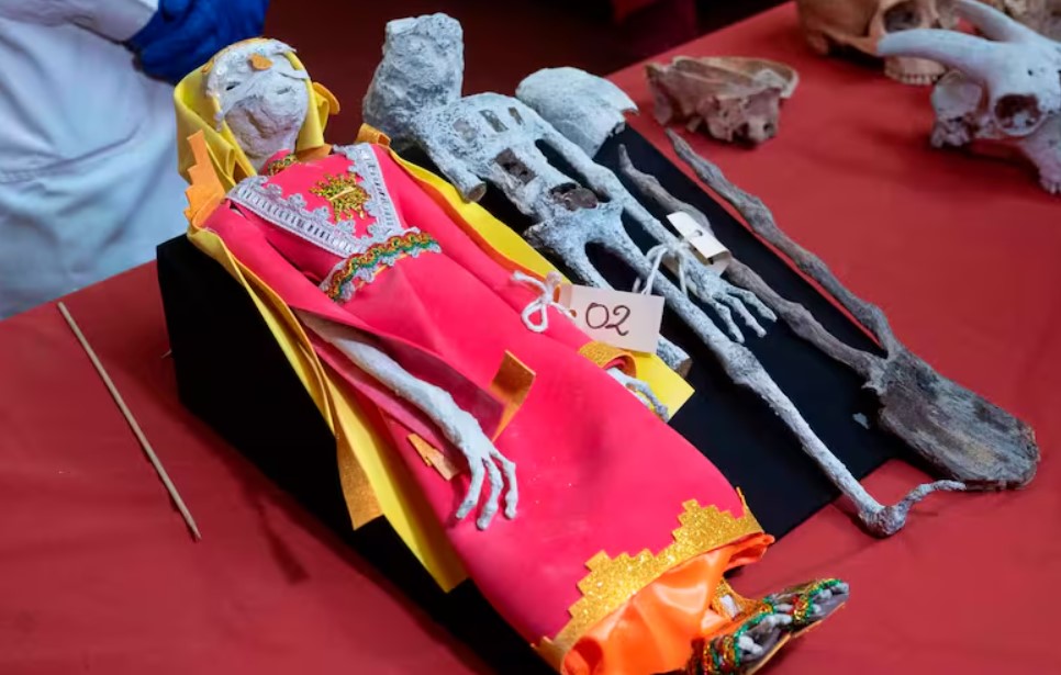 Las momias, que fueron presentadas en el Congreso mexicano, han sido objeto de controversia durante años
