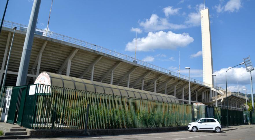 Partido fútbol suspendido por un OVNI