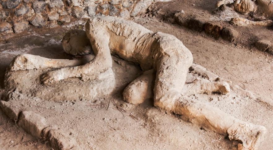 Impactante: encuentran en Pompeya los cuerpos de dos víctimas de la tragedia junto a un tesoro