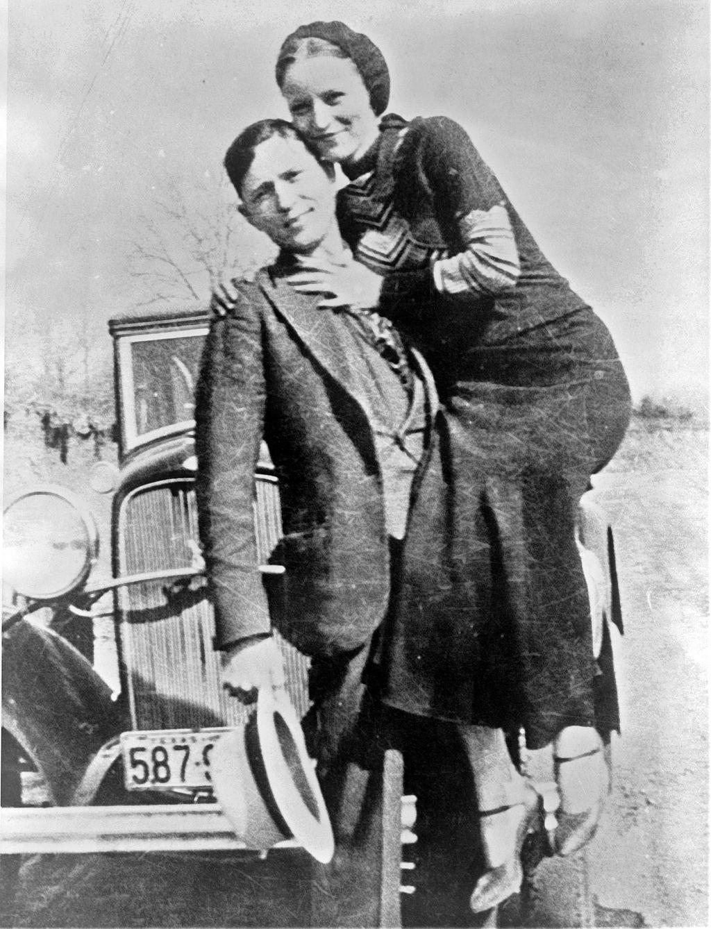 Subastan los revólveres de Bonnie & Clyde-0