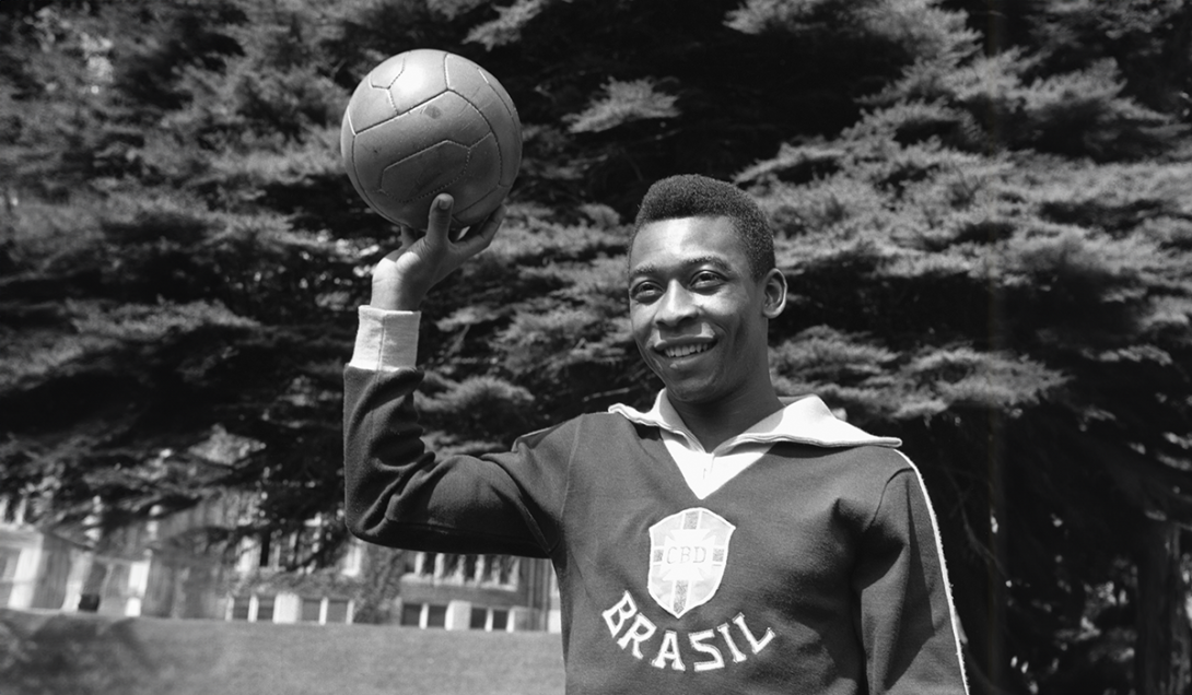 Pelé debuta en la selección nacional de Brasil-0