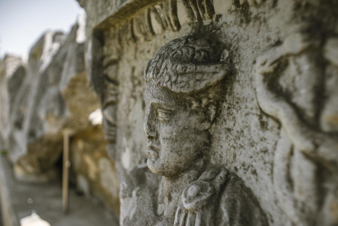 Impacto por el detalle en los cuerpos de un cementerio del Imperio Romano recién descubierto (FOTOS)-0