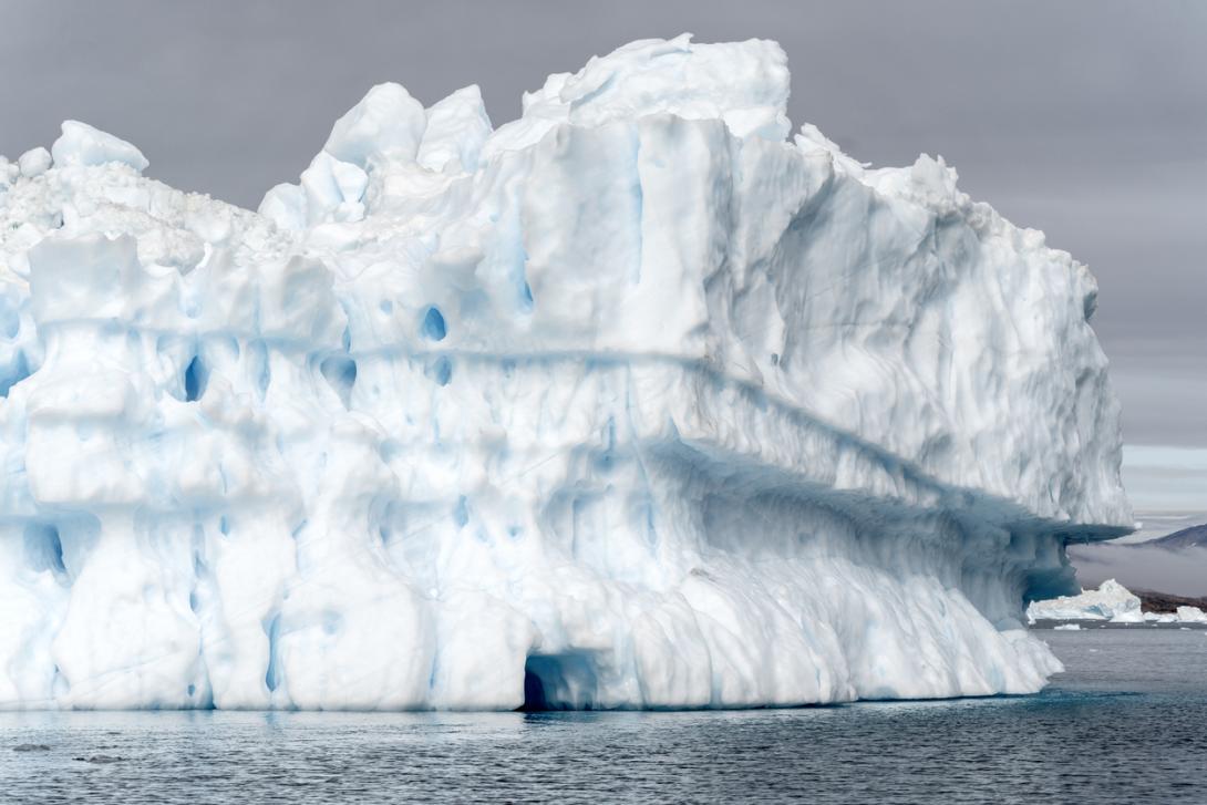 Encuentran una misteriosa puerta de hielo entre las montañas de la Antártida-0