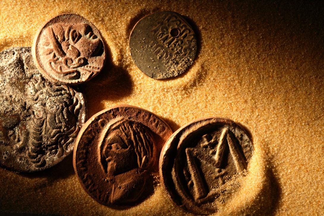 Increíble hallazgo: descubren 141 monedas de oro de un emperador romano casi olvidado-0