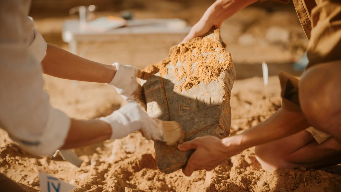 Ofrecen 1 millón de dólares a quien logre descifrar una antigua escritura de 5300 años-0